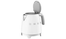 Smeg KLF05WHUK 50’s Style Retro Mini Kettle – White - 3