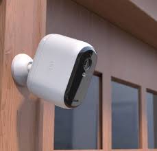 Arlo Essential 2nd Gen Outdoor HD Security Camera + Mount